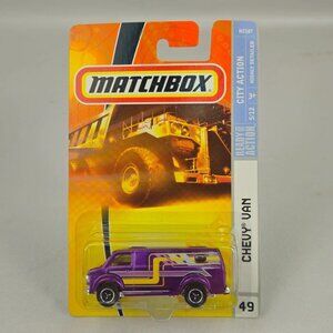 Matchbox 1975 Chevy Van #49 Purple MINT NIB (K246)